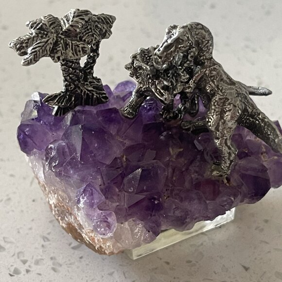 Collection of Seven Agate & Amethyst Figurines - Dinosaurs, Fish, Wolf - Picture 8 of 10